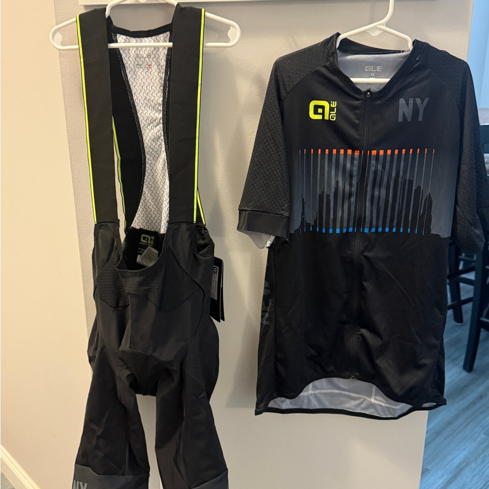 Ale Women’s Cycling bib and jersey